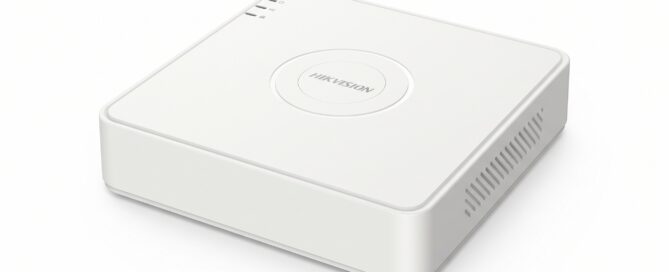 Hikvision DVR kayıt cihazı modeli DS-7104HGHI-K1 için beyaz arka plan stüdyo ürün çekimi
